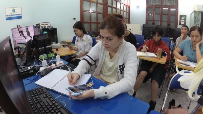 Học tiếng Trung online theo chủ đề Check In tại sân bay