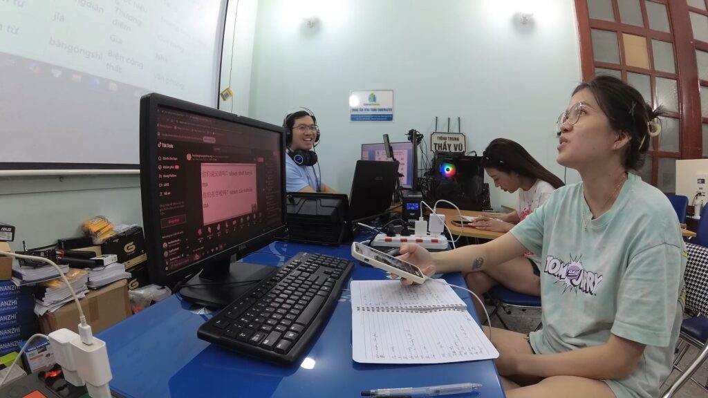 Học tiếng Trung online theo chủ đề Đi tàu điện ngầm Trung tâm tiếng Trung CHINEMASTER